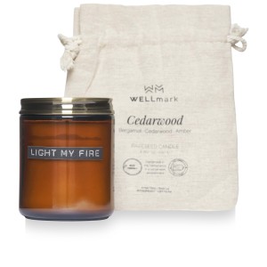 Wellmark cedar wood scented candle medium, Amber heather (Candles)